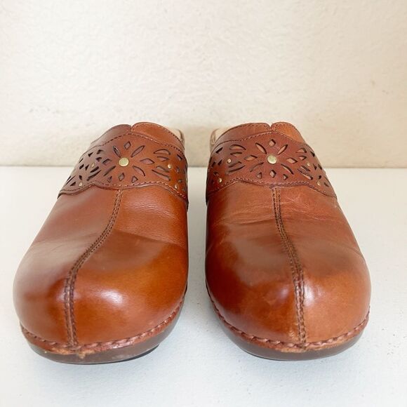 Dansko Tan Leather Cut-Out Mules - Picture 5 of 12